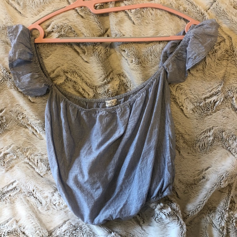 John Gault off the shoulder crop